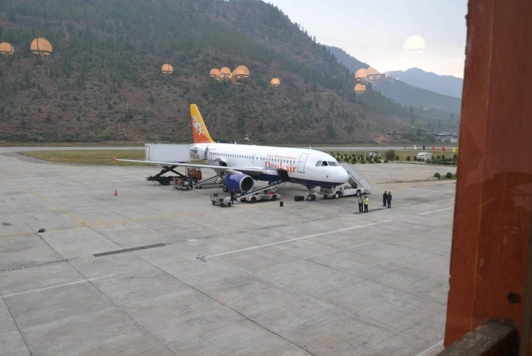 Die Bhutan Air in Paro